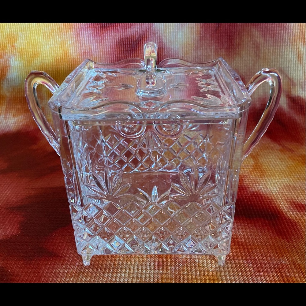 VTG SHANNON 24% LEAD CRYSTAL BAROQUE COVERED BOX
